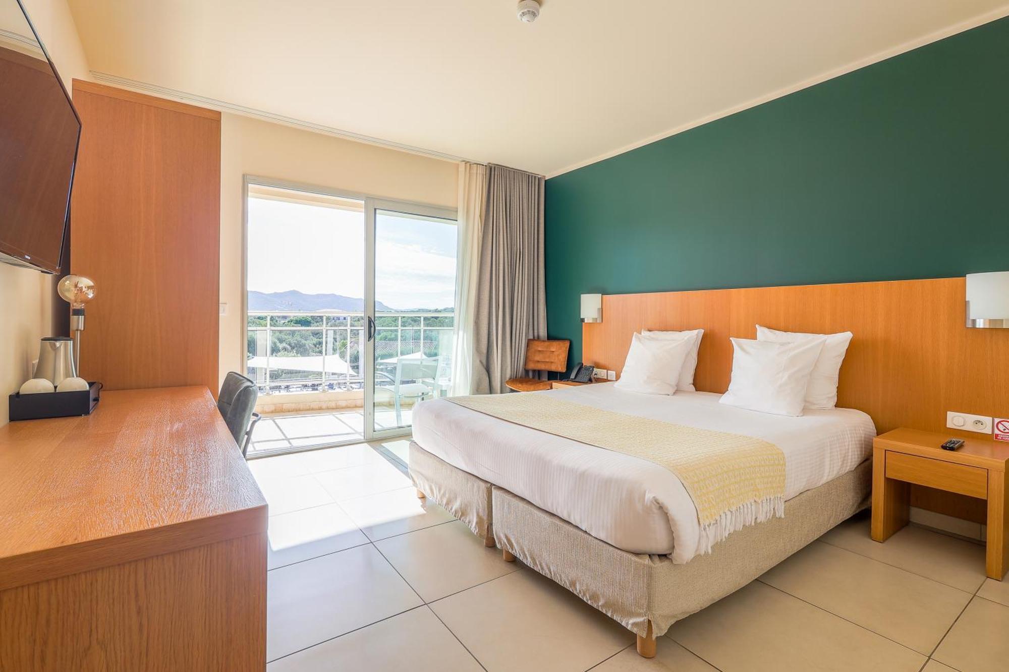 Hotel Costa Salina Порто-Веккьо Экстерьер фото