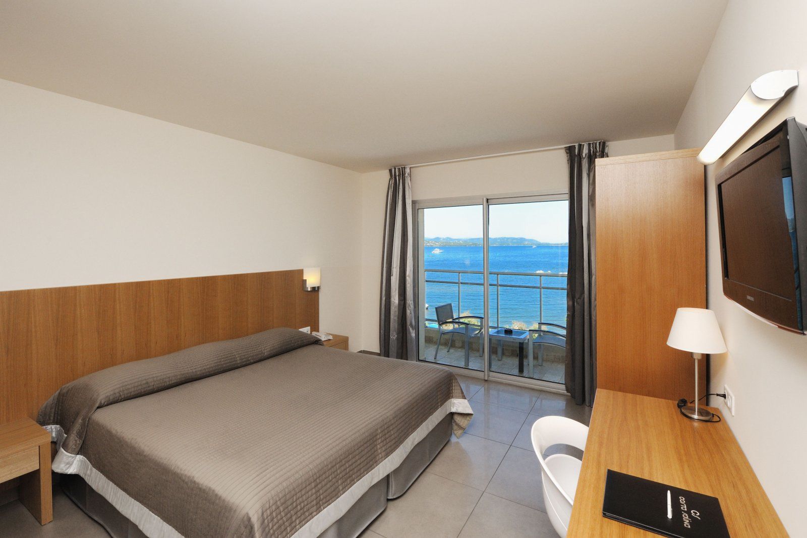 Hotel Costa Salina Порто-Веккьо Экстерьер фото